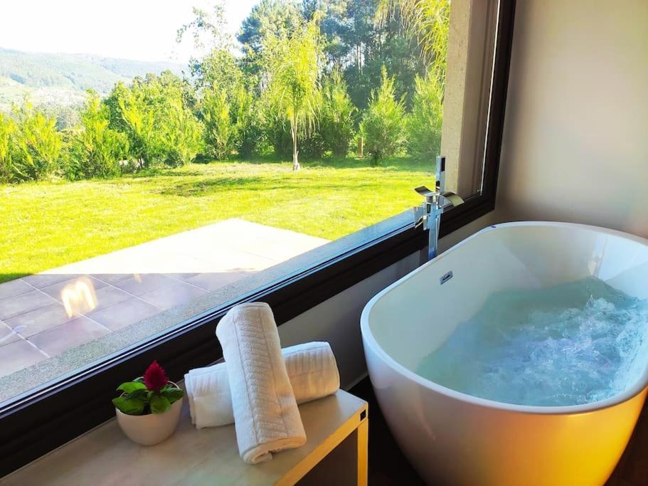 Casa Nueva De Vigo Rural Mos Con Jacuzzi Y Chimenea Para Escapada Romantica Eksteriør billede